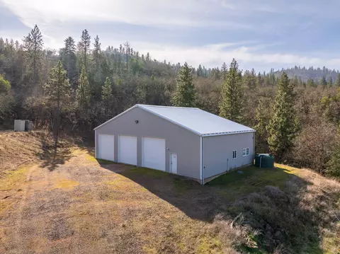 365 White Tail Dr, Eagle Point, OR 97524 photo 5