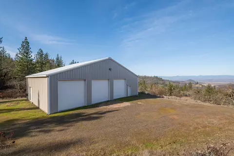 365 White Tail Dr, Eagle Point, OR 97524 photo 8
