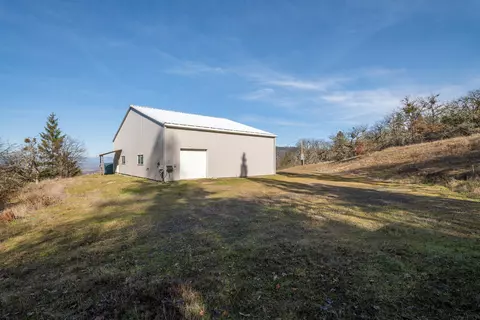 365 White Tail Dr, Eagle Point, OR 97524 photo 11