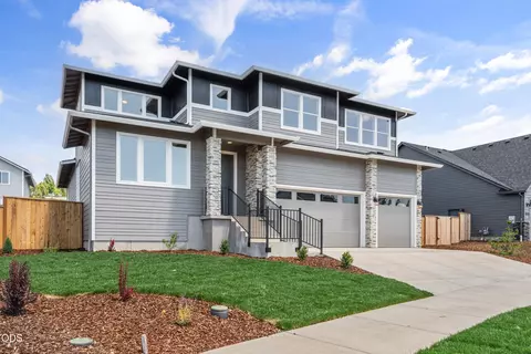 1153 Pumpkin Ridge Dr #322, Eagle Point, OR 97524