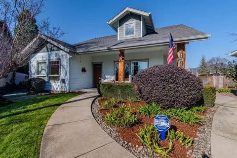1316 NE Foster Way, Grants Pass, OR 97526