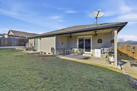 Other - 917 Stonewater Dr, Eagle Point, OR 97524 photo 8 of 8