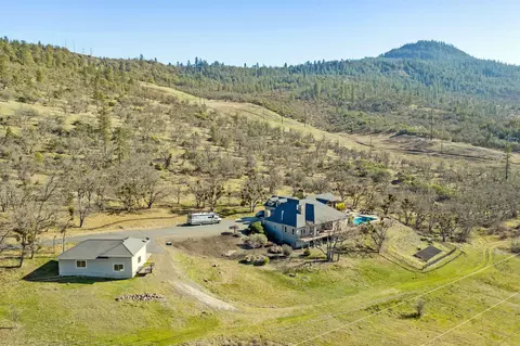 4182 N Roxy Dr, Medford, OR 97504