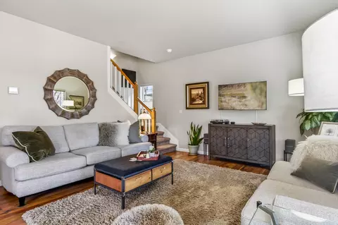 Living - 62661 Hawkview Rd, Bend, OR 97701 photo 4 of 5