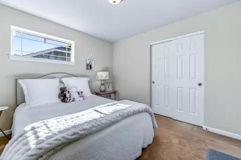 Bedroom - 62661 Hawkview Rd, Bend, OR 97701 photo 2 of 5