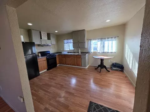 Kitchen - 2136 Eberlein Ave, Klamath Falls, OR 97601 photo 1 of 2