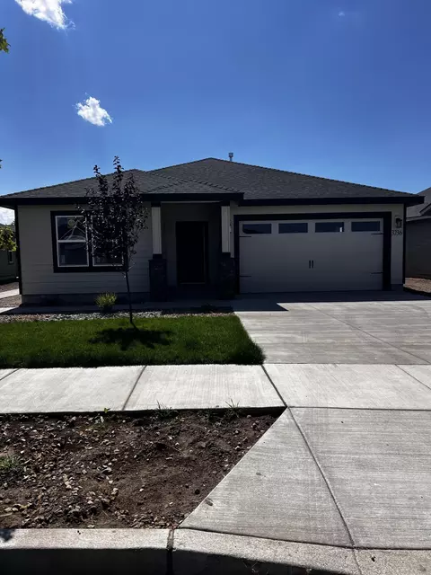 3236 NW Dogwood Ave #LOT 27, Redmond, OR 97756