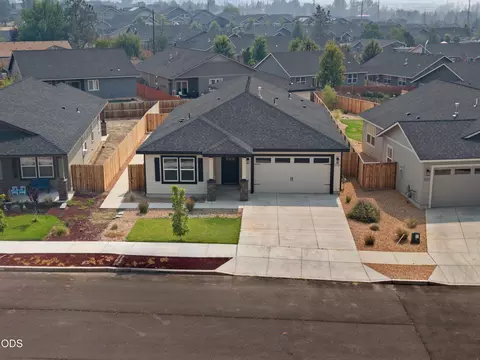 3236 NW Dogwood Ave #LOT 27, Redmond, OR 97756