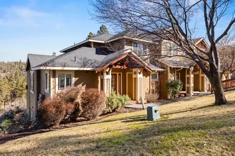 5015 Falcon Dr, Klamath Falls, OR 97601