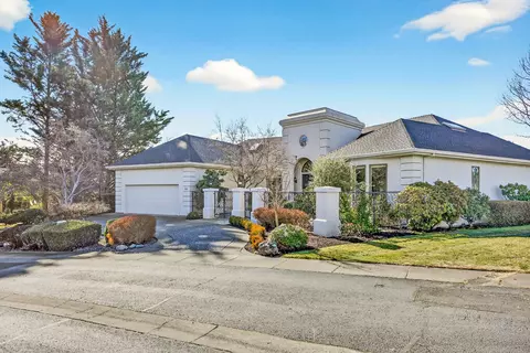 3192 Arnold Palmer Way, Medford, OR 97504