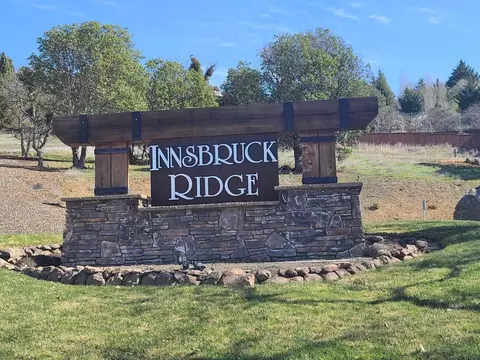 4575 Innsbruck, Medford, OR 97504