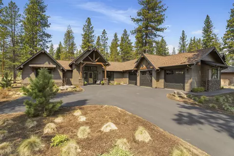 56282 Elk Run Dr #404, Bend, OR 97707