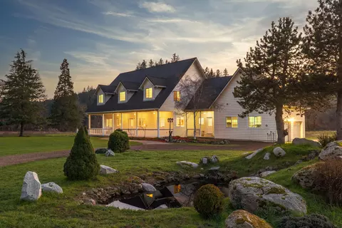 2275 Galice Rd, Merlin, OR 97532