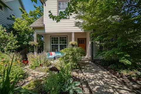 2729 Clay Creek Way, Ashland, OR 97520
