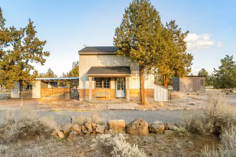 21150 SW Gift Rd, Bend, OR 97703