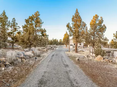 Exterior - 21150 SW Gift Rd, Bend, OR 97703 photo 9 of 12