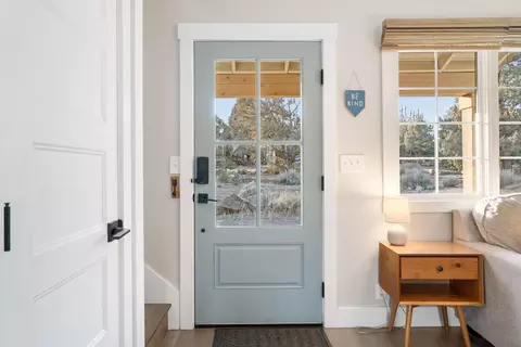 Entry Way - 21150 SW Gift Rd, Bend, OR 97703 photo 2 of 4