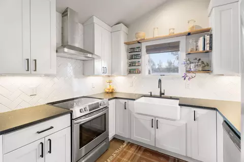 Kitchen - 21150 SW Gift Rd, Bend, OR 97703 photo 1 of 4