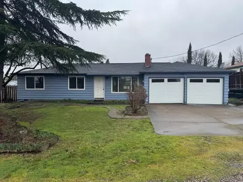 2473 Corona Ave, Medford, OR 97504