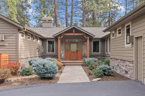 60637 Golf Village Loop, Bend, OR 97702