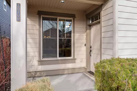 Exterior - 20760 NE Smoke Stack Ln, Bend, OR 97701 photo 2 of 7