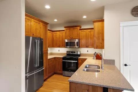 Kitchen - 20760 NE Smoke Stack Ln, Bend, OR 97701 photo 1 of 5