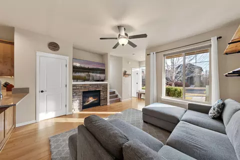 Living - 20760 NE Smoke Stack Ln, Bend, OR 97701 photo 3 of 3