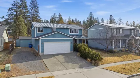 2500 NW Summerhill Dr, Bend, OR 97703