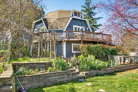 730 Grover St, Ashland, OR 97520