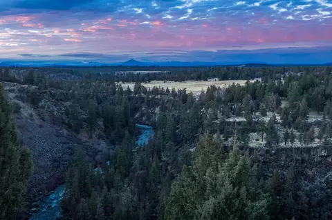 1122 NW Foxwood Pl, Bend, OR 97703