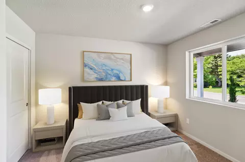 Bedroom - 16663 Grey Pine St, La Pine, OR 97739 photo 1 of 6