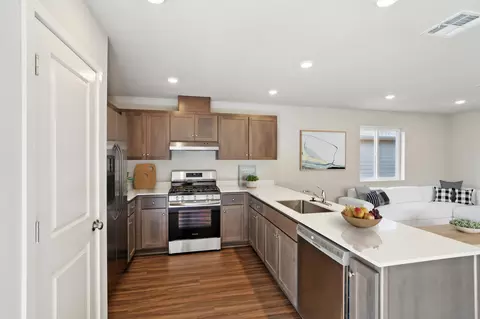 Kitchen - 16663 Grey Pine St, La Pine, OR 97739 photo 1 of 1