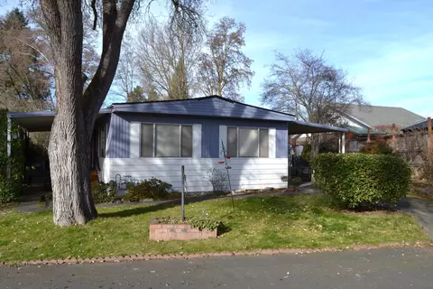285 Lakeview Dr, Grants Pass, OR 97526