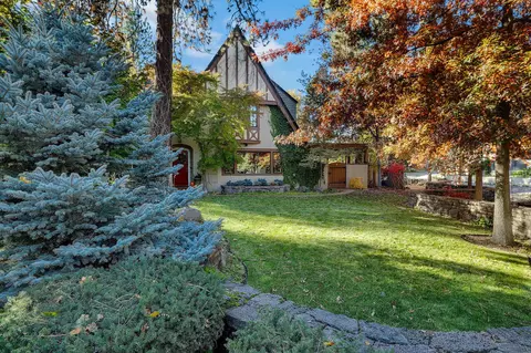 107 NW Drake Rd, Bend, OR 97703