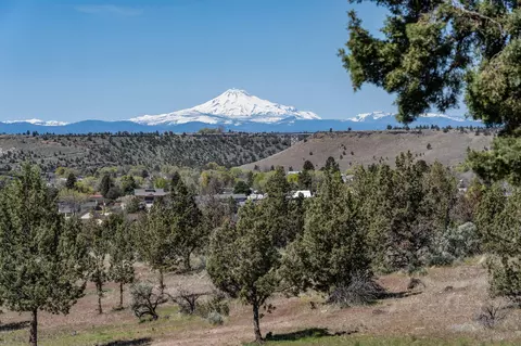 se claremont drive, Madras, OR 97741
