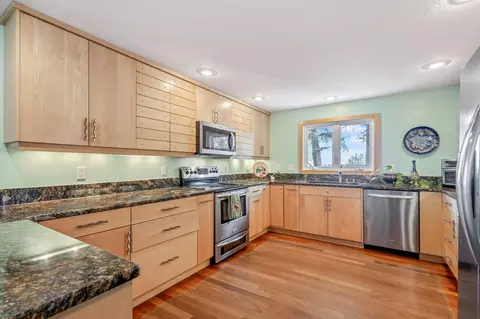 Kitchen - 19190 Pinehurst Rd, Bend, OR 97703 photo 1 of 2