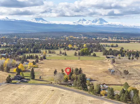 View/Area - 19190 Pinehurst Rd, Bend, OR 97703 photo 8 of 9