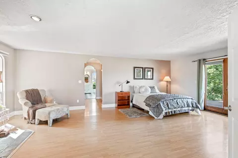 Bedroom - 19190 Pinehurst Rd, Bend, OR 97703 photo 1 of 2