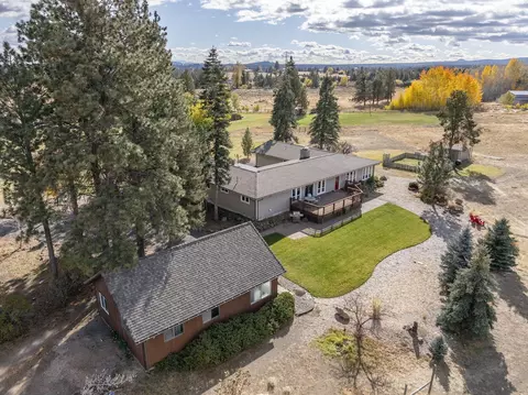 View/Area - 19190 Pinehurst Rd, Bend, OR 97703 photo 4 of 9