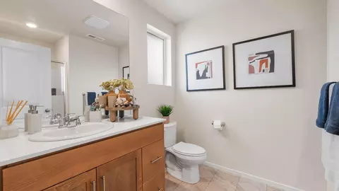 Bath - 62753 Eagle Rd, Bend, OR 97701 photo 2 of 5