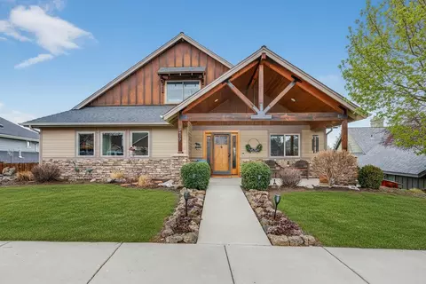 Exterior - 63419 Barton View Pl, Bend, OR 97701 photo 2 of 9