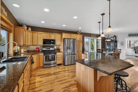 Kitchen - 63419 Barton View Pl, Bend, OR 97701 photo 5 of 6