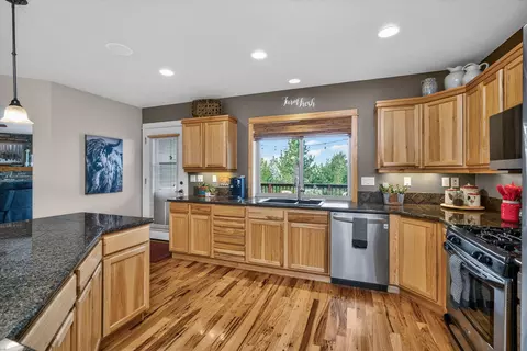 Kitchen - 63419 Barton View Pl, Bend, OR 97701 photo 3 of 6