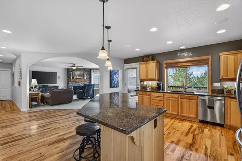 Kitchen - 63419 Barton View Pl, Bend, OR 97701 photo 2 of 6