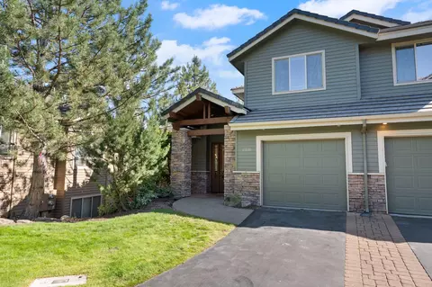 61691 Metolius Dr, Bend, OR 97702
