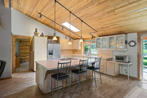 Kitchen - 56532 Eclipse Dr, Bend, OR 97707 photo 1 of 5
