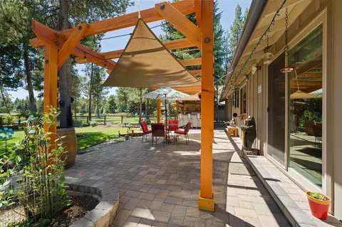 Exterior - 56532 Eclipse Dr, Bend, OR 97707 photo 6 of 18