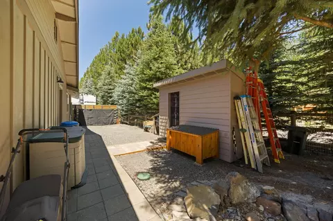 Exterior - 56532 Eclipse Dr, Bend, OR 97707 photo 5 of 18