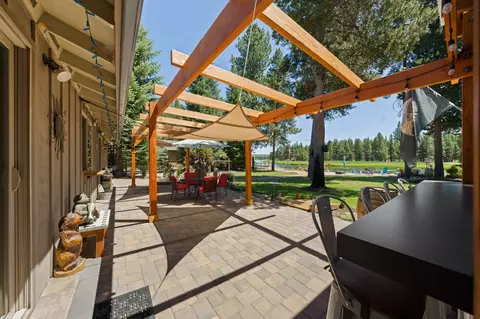 Exterior - 56532 Eclipse Dr, Bend, OR 97707 photo 10 of 18