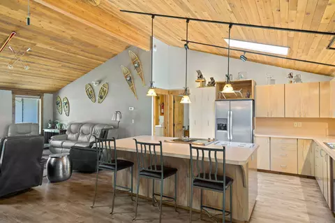 Kitchen - 56532 Eclipse Dr, Bend, OR 97707 photo 3 of 5